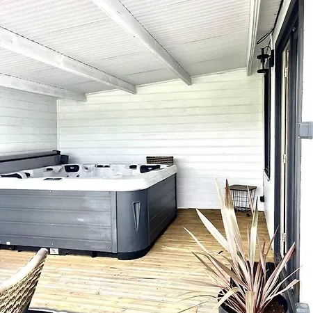 Holiday home La Maison Blanche - Avec Jacuzzi *